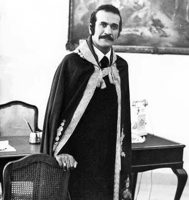 Фаррохзад получает докторский диплом